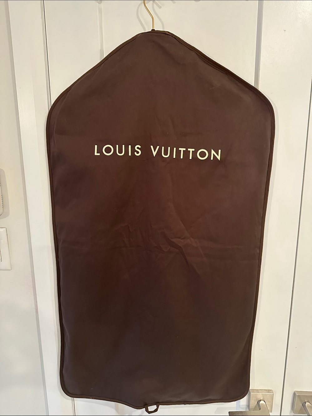 Classic Authentic Foldable Louis Vuitton Garmet Cover w/ Zipper & Hangar Slot